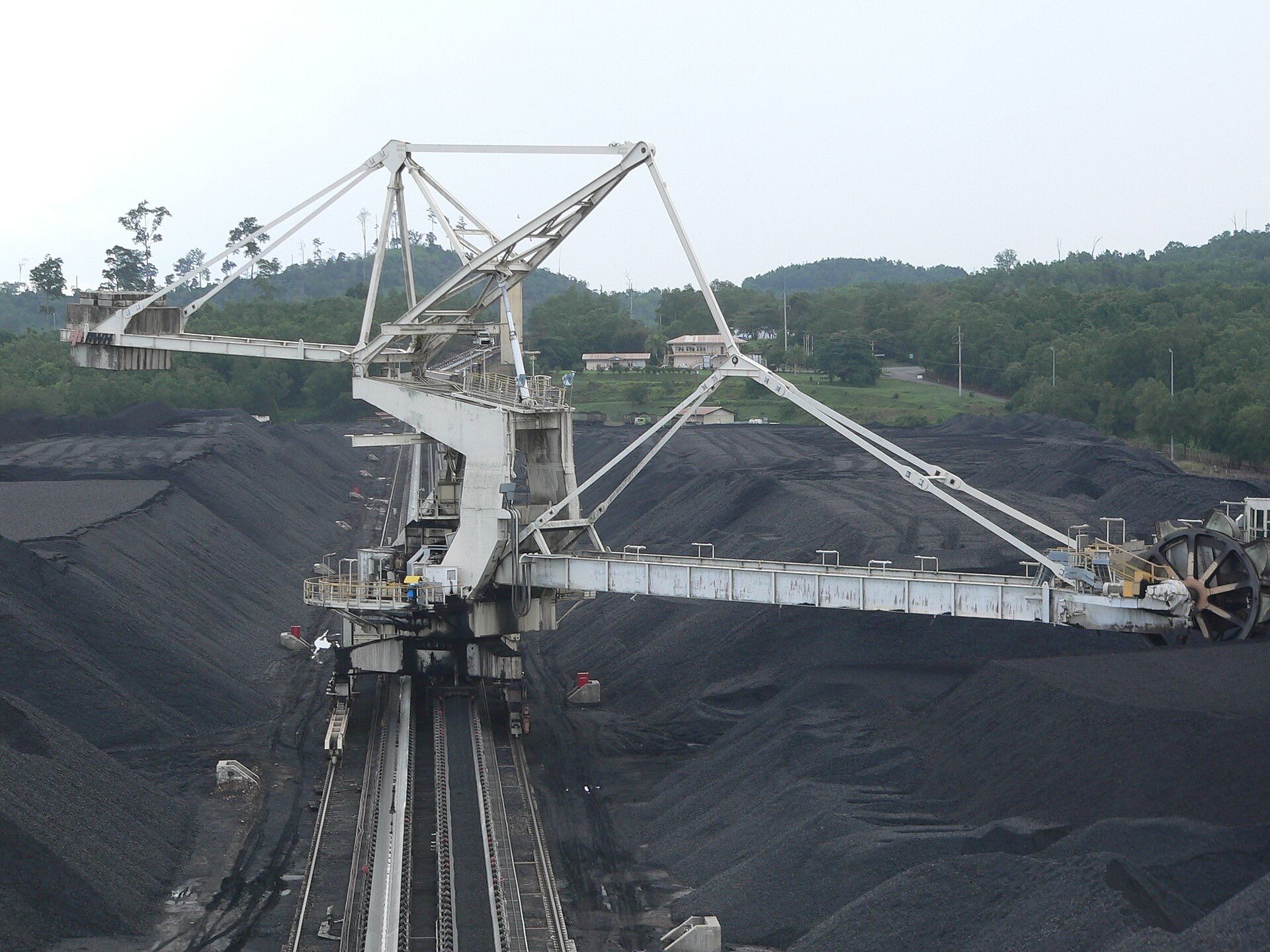 Coal stockpile and stacker